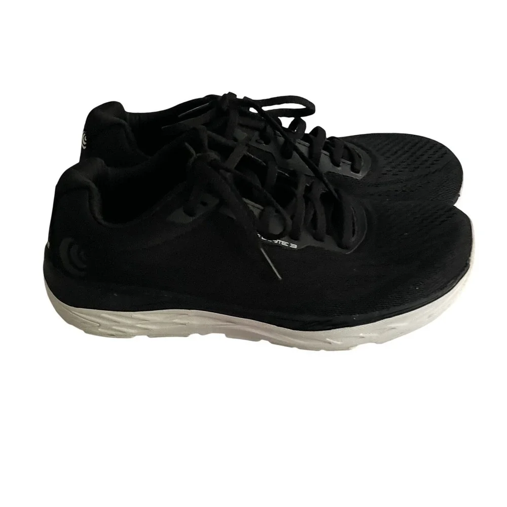 Topo Fli-Lyte 3 Black White Running Walking Shoes Women's 6